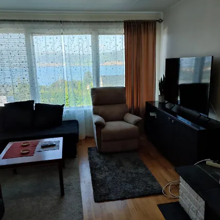 Separate In A Large House,on The E6 Road 홈스테이 *