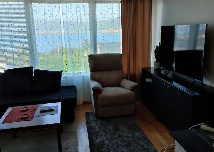 Separate In A Large House,on The E6 Road Δωμάτια σε οικογενειακή κατοικία *